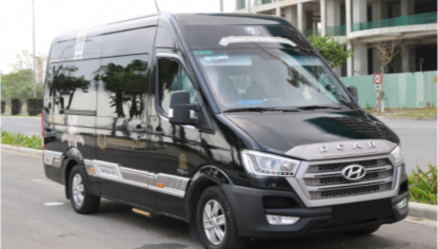 Luxury Limousine  9 Seats