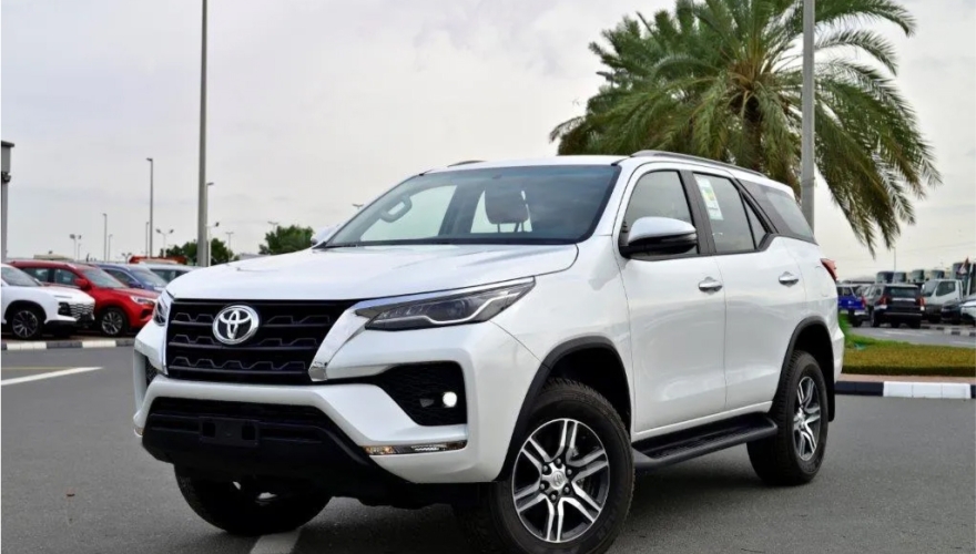 Luxury SUV Fortuner 7 Seats