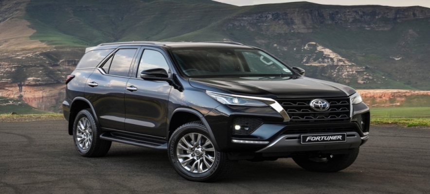 Luxury SUV Fortuner 7 Seats