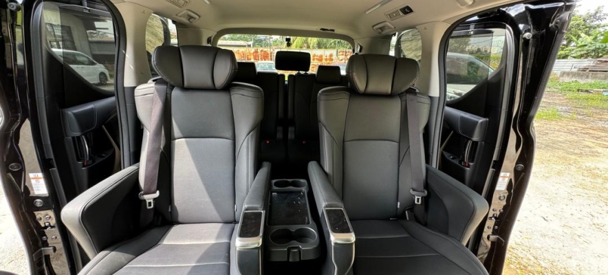 Toyota Alphard - Airport Transfers