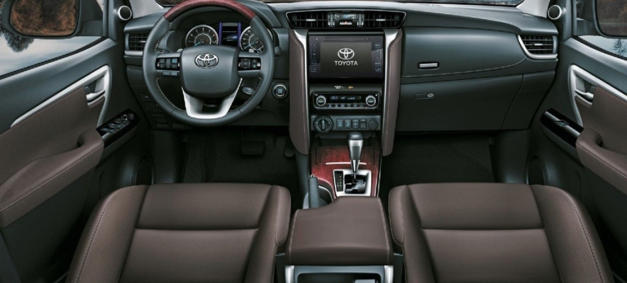 Luxury SUV Fortuner 7 Seats
